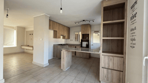 ubicada-en-esquina-condominio-valle-laguna-440,-1