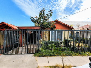 se-vende-amplia-casa-en-pasaje-cerrado-3d-2b-1e-1