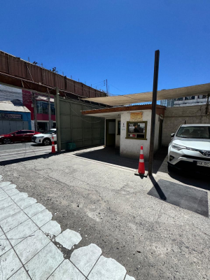 amplio-estacionamiento-en-centro-de-copiapo-(1-1