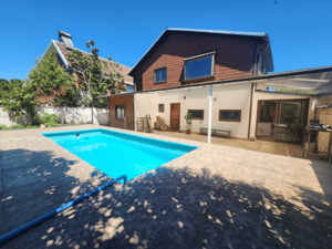comoda-casa-5d-3b-3e-con-piscina-huertos-fami-(-1