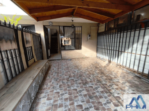 casa-en-venta-c/-estacionamiento-en-metro-las-t-1
