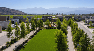hermosa-casa-en-barrio-residencial-y-amplias-zo-1