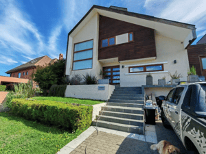 vende-moderna-casa-4d-5b-piscina-venado-(168857)-1
