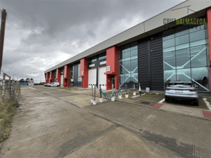 Local Comercial en Puerto Montt - 105008588-3 Local Comercial en Puerto Montt - 105008588-3