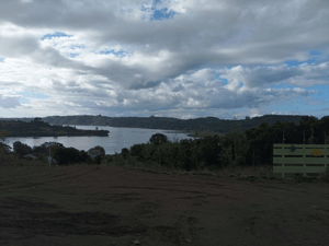 casa-en-2,6-ha-con-vista-al-mar,-quinchao---chiloe-1
