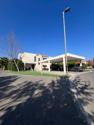 amplia-casa-6d-5b-en-condominio-privado-san-1