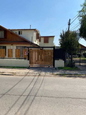 casa-amplia-y-moderna-con-jardin-privado-(155868)-1