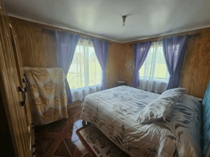 casa-de-campo-con-2645-m2-en-los-lagos-1
