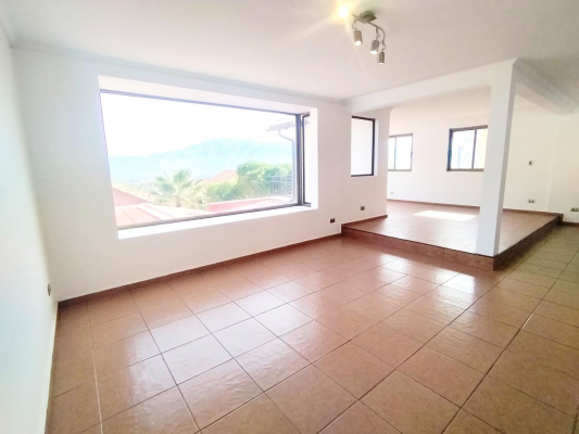 Casa en Pudahuel - EN VENTA CASA AMPLIA, LUMINOSA Y CON GRAN VIST...-1 Casa en Pudahuel - EN VENTA CASA AMPLIA, LUMINOSA Y CON GRAN VIST...-1