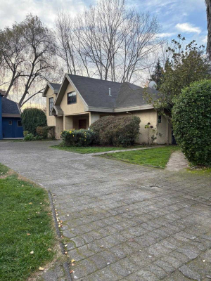 Casa en Chillán - SE VENDE HERMOSA CASA SECTOR QUILAMAPU (171987)-1 Casa en Chillán - SE VENDE HERMOSA CASA SECTOR QUILAMAPU (171987)-1