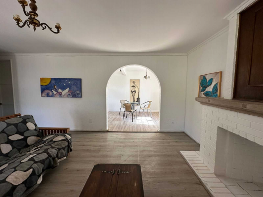 casa-para-remodelar-la-reina-4d-gran-terreno-(8-3
