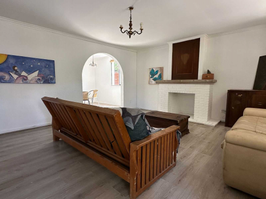 casa-para-remodelar-la-reina-4d-gran-terreno-(8-5