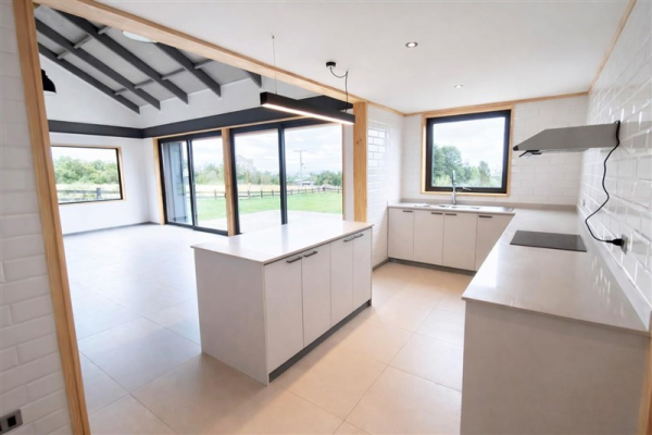 101011678-6
