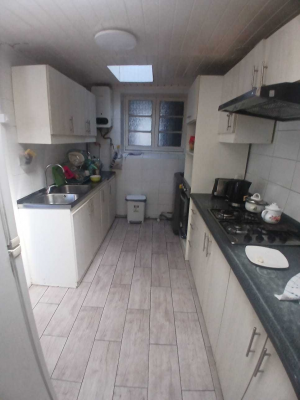 se-vende-amplia-y-centrica-casa-(150006)-7