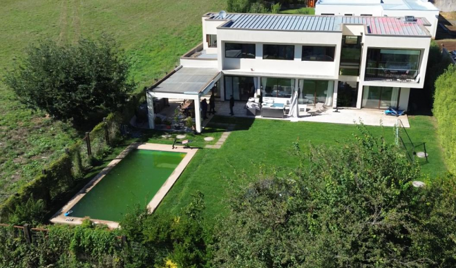espectacular-casa-moderna-en-lomas-del-carmen,--3