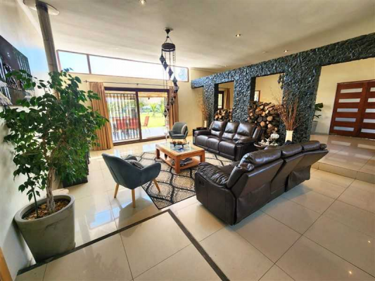 casa-en-venta-en-condominio-piedra-blanca-(165299)-6