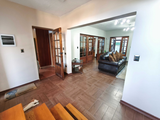 amplia-casa-con-uso-comercial-(161080)-4
