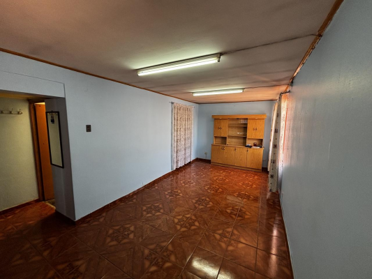 amplia,-solida-y-confortable-casa-5