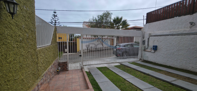 se-vende-amplio-inmueble-en-jardines-del-sur-(-3