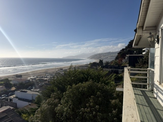 101140497-4