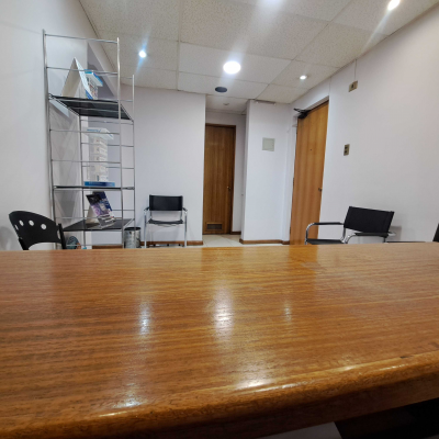 espacio-de-trabajo-con-excelente-luz-natural-(1-5