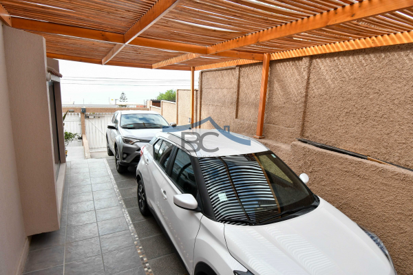 se-vende-amplio-inmueble-en-jardines-del-sur-(-3
