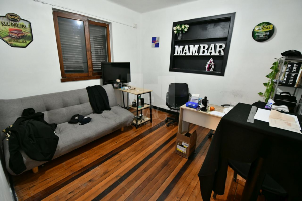 local-comercial-con-arrendatario-frente-a-plaza-7