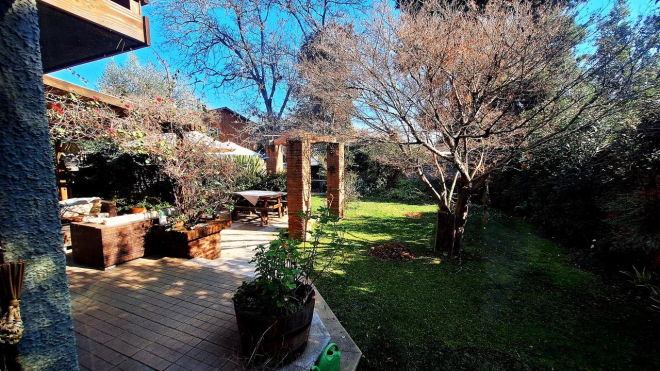 venta-gran-oportunidad-casa-la-reina-600-m2-patio-4