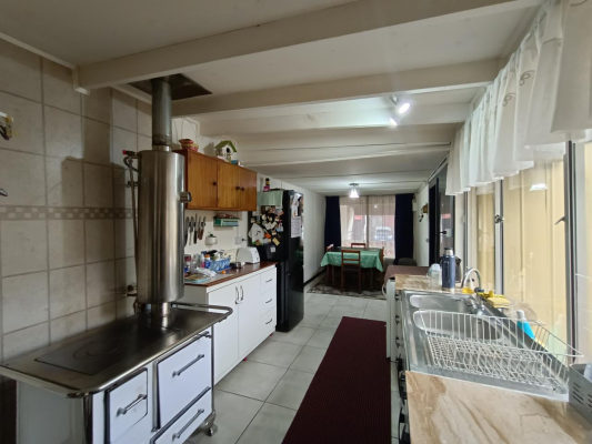 amplia-casa-de-4-dormitorios-valdivia-5