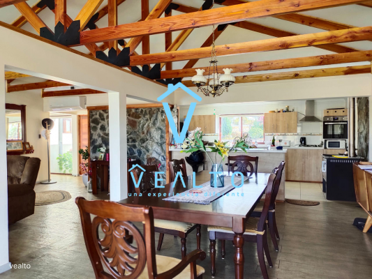 amplia-casa-en-condominio-lomas-de-raunquen,-talca-9