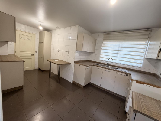 barrio-toledo-chillan-se-vende-gran-casa-8