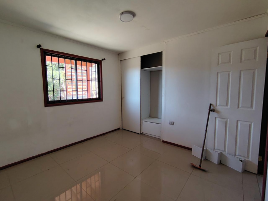 se-vende-parcela-con-dos-casas-media-hectarea-u-9