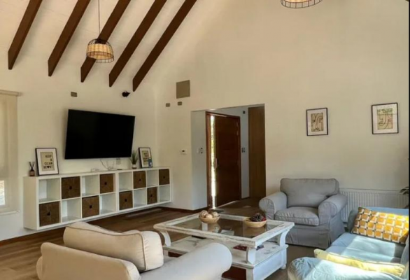 amplia-y-elegante-casa-en-la-puntilla-con-gran--3