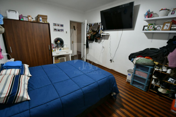 amplia-casa-venta-4d-3b-terreno-295-mts-los-car-4
