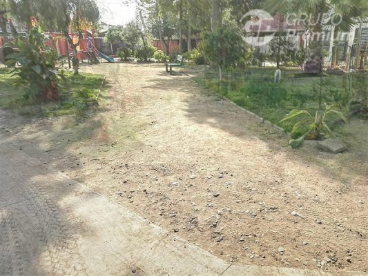 101075812-8