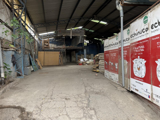 gran-terreno-comercial-con-construccion-y-galpo-6