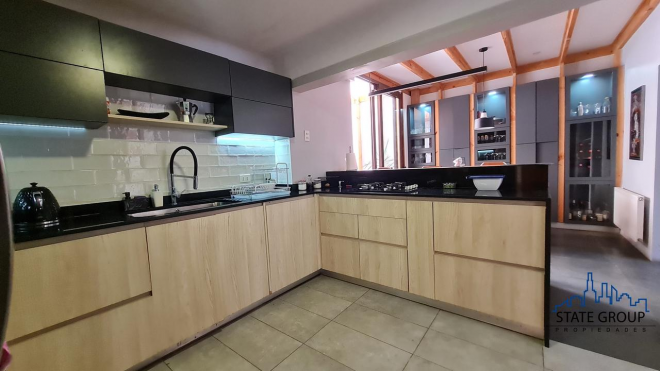 casa-con-arquitectura-unica-en-la-reina-7