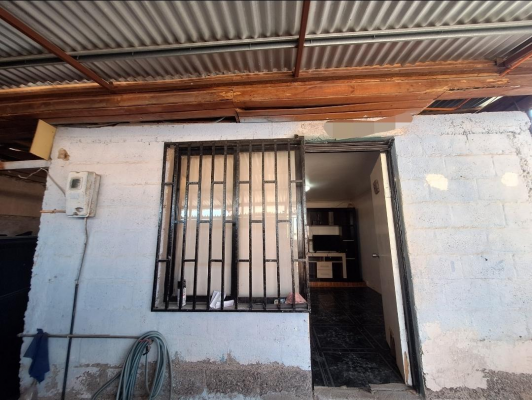 se-vende-casa-2-dormitorios-y-1-bano-sector-alt-9