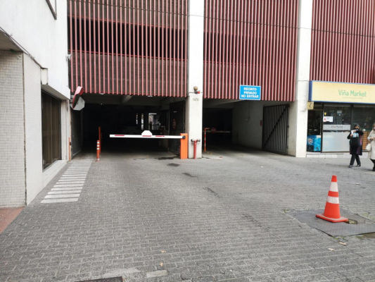 estacionamiento-/-agustinas---san-martin-4
