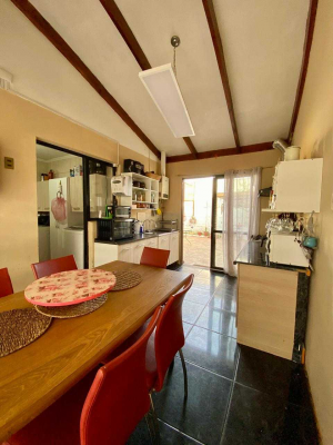 casa-en-venta---avenida-cuatro-esquinas-(168510)-9