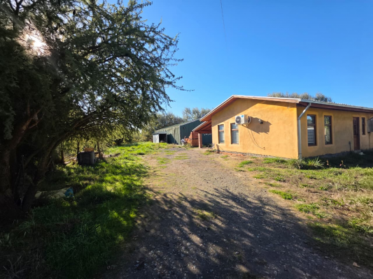 se-vende-casa-de-3d-con-terreno-extenso-y-galpo-7