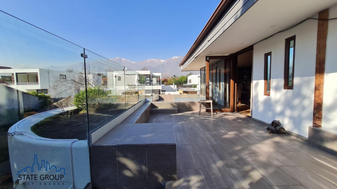 casa-con-arquitectura-unica-en-la-reina-5