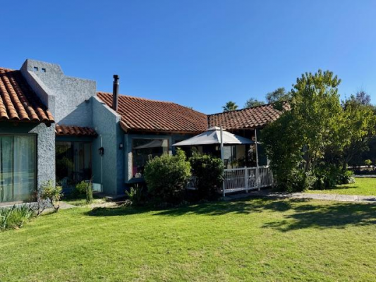 preciosa-parcela-con-casa-piscina-y-quincho-9