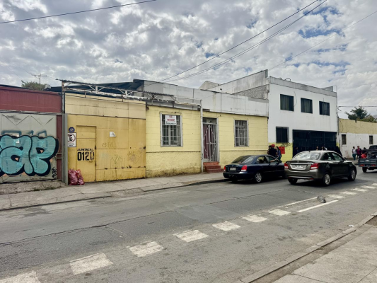 gran-terreno-comercial-con-construccion-y-galpo-3