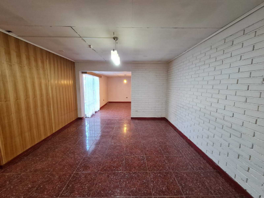 se-vende-amplia-casa-sector-residencial-(168896)-7