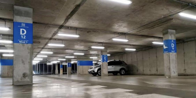 ejecutivo-vende-estacionamiento-4