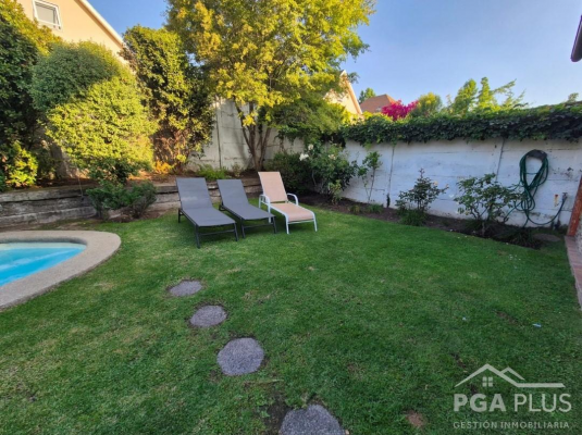 casa-familiar-con-piscina-y-hermoso-patio-con-t-8