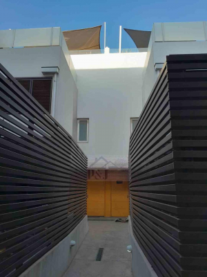 se-vende-casa-estilo-townhouse-de-3-niveles,-en-4