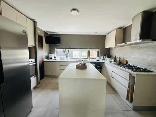 venta-de-casa-con-gran-patio-636-m2-en-condomin-6