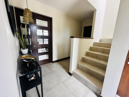 venta-de-casa-con-gran-patio-636-m2-en-condomin-9